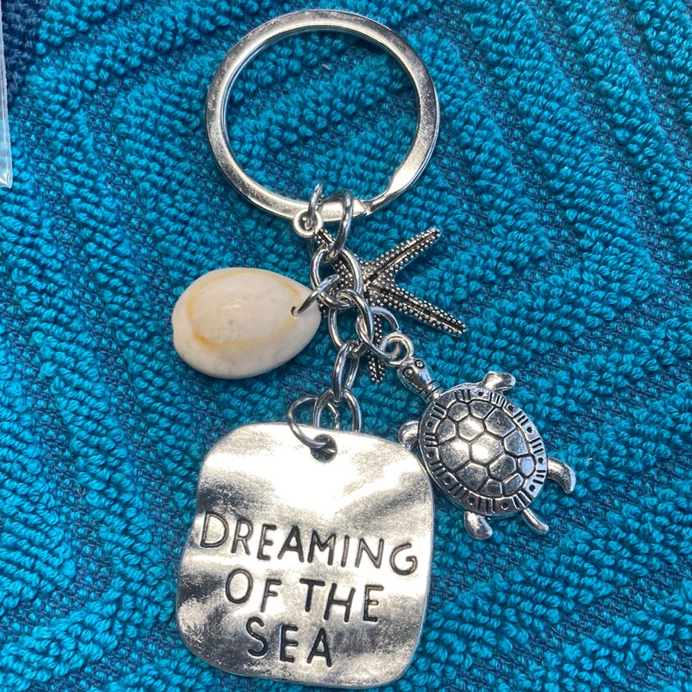 Keychain Dreaming of the Sea🌴🏄♀️🧜♀️